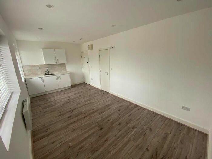 Studio To Rent In Otterden Street, London, SE6