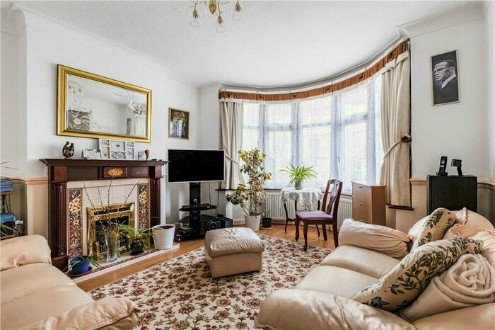 3 Bedroom Terraced House For Sale In Grangecliffe Gardens, London, SE25