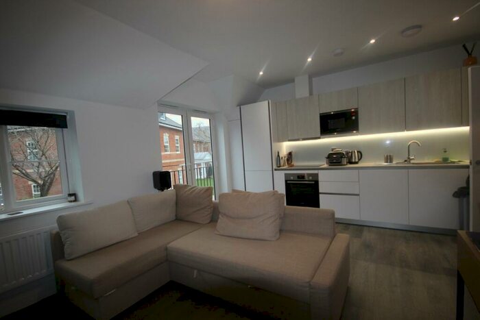 1 Bedroom Apartment To Rent In , Slough, SL2
