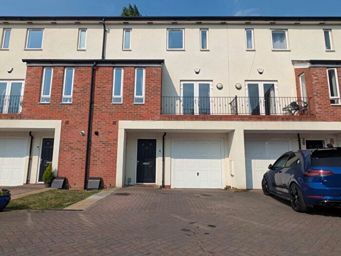 4 Bedroom House To Rent In Treasury Mews, DA5