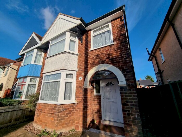 5 Bedroom Semi-Detached House To Rent In Northway, Leamington Spa, CV31