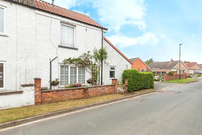 3 Bedroom Semi-detached House For Sale In Sand Lane, Osgodby, Selby, YO8