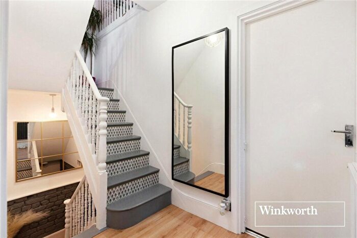 2 Bedroom Apartment To Rent In Finchley Park, North Finchley, London, N12
