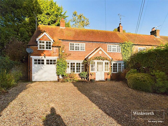 3 Bedroom Semi-Detached House For Sale In Pangbourne Road, Upper Basildon, Reading, Berkshire, RG8