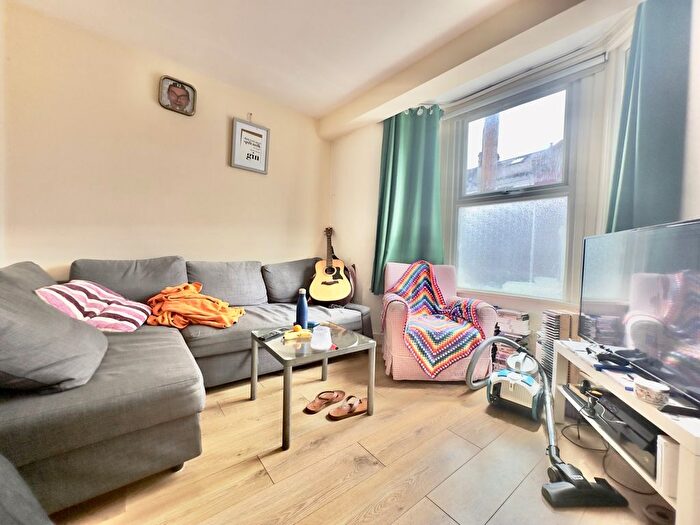 4 Bedroom Terraced House To Rent In Hereward Road, SW17