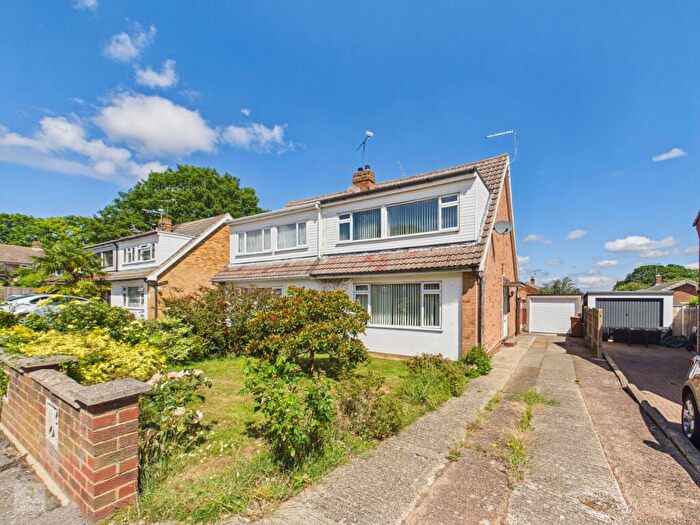 3 Bedroom Semi Detached House For Sale In Lynton Drive, Lordswood, Chatham, ME5