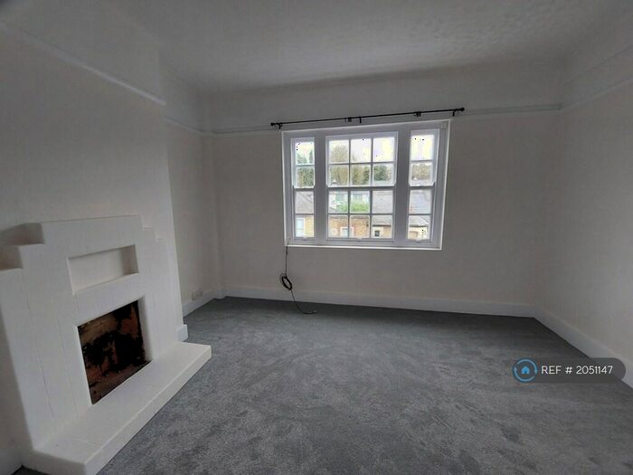2 Bedroom Flat To Rent In Castle Street, High Wycombe, HP13