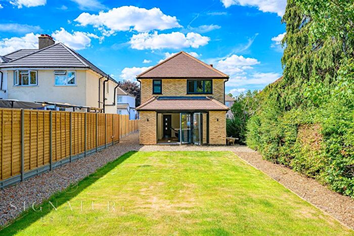 3 Bedroom Property For Sale In The Crescent, Abbots Langley, WD5