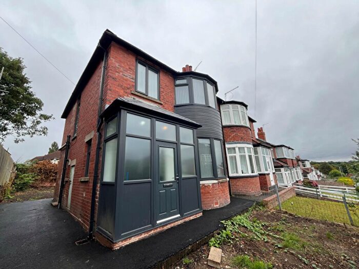 4 Bedroom House To Rent In St. Martins Avenue, Leeds, LS7