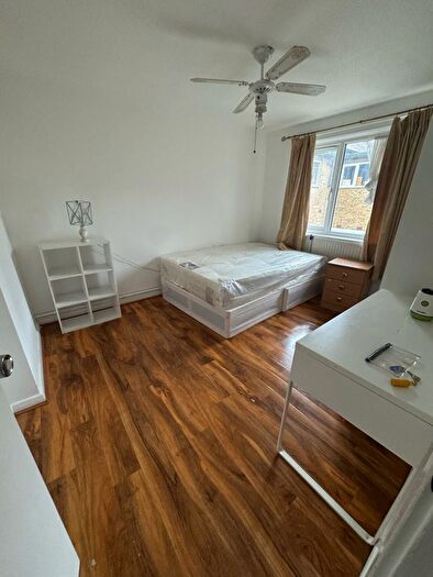 5 Bedroom Maisonette To Rent In Sedgmoor Place, London, SE5