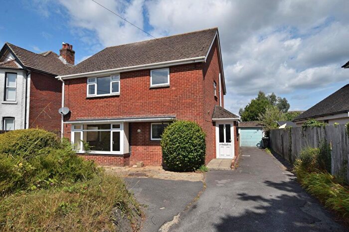 4 Bedroom Detached House For Sale In Ashley Road, New Milton, Hampshire., BH25