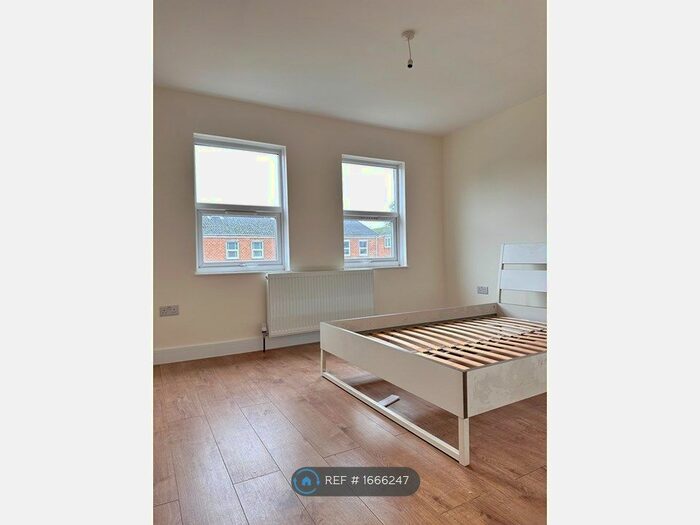 4 Bedroom Terraced House To Rent In Malpas Road, London, E8
