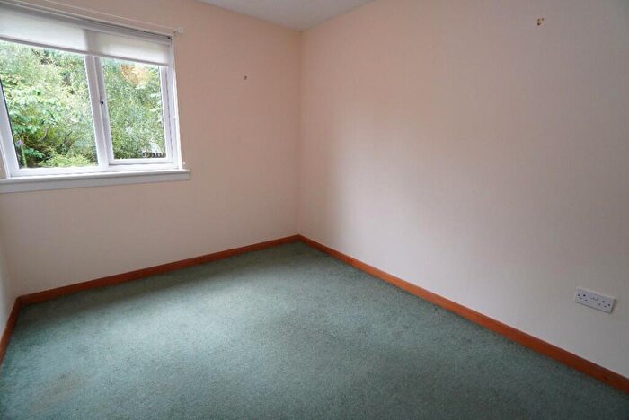 2 Bedroom Detached Bungalow For Sale In Buchanan Street, G63