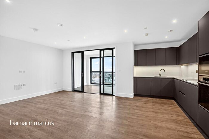 2 Bedroom Flat For Sale In Poplar Walk, Croydon, CR0