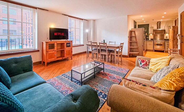 2 Bedroom Flat To Rent In St Pauls Square, Birmingham, West Midlands, B3