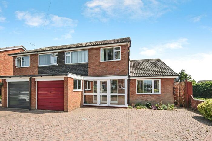 3 Bedroom Semi-Detached House For Sale In High Street, Ryton On Dunsmore, Coventry, CV8