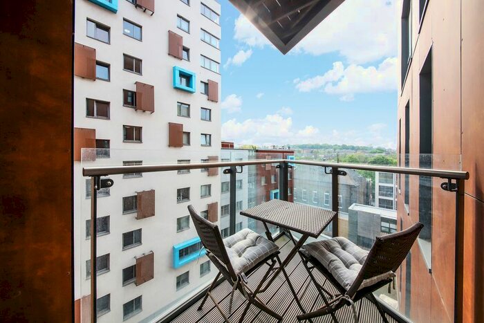 2 Bedroom Flat To Rent In John Donne Way, Greenwich, SE10