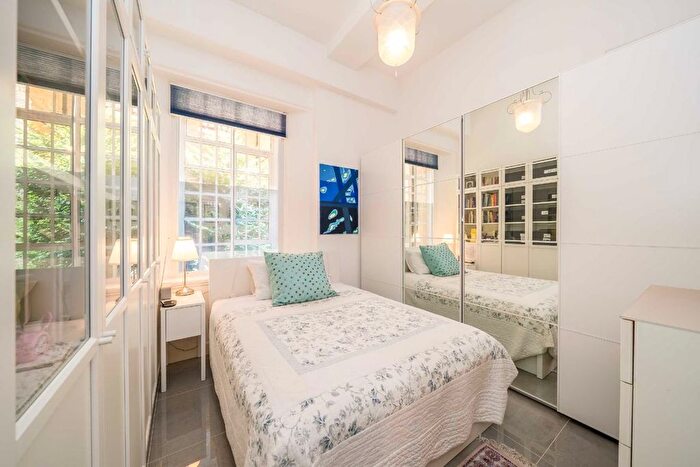 2 Bedroom Flat For Sale In Chevy Road, Southall, UB2