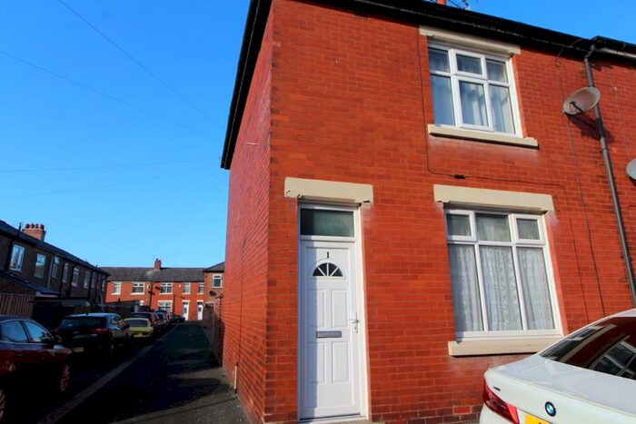 3 Bedroom End Of Terrace House To Rent In Boundary Road, Fulwood, PR2