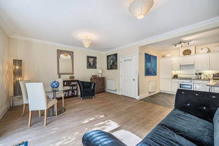 2 Bedroom Flat For Sale In Folgate Street, Spitalfields, London, E1