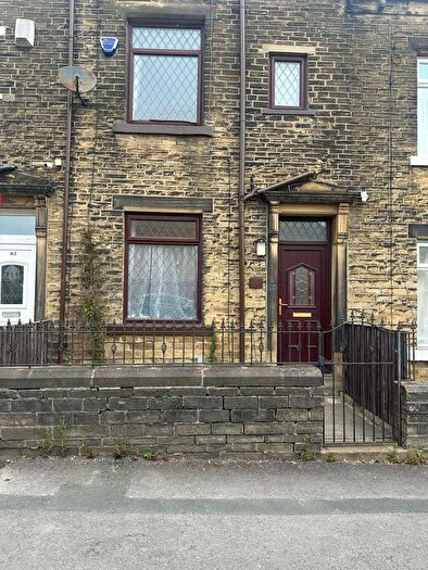 3 Bedroom Terraced House To Rent In Bartle Lane, Bradford, West Yorkshire, BD7