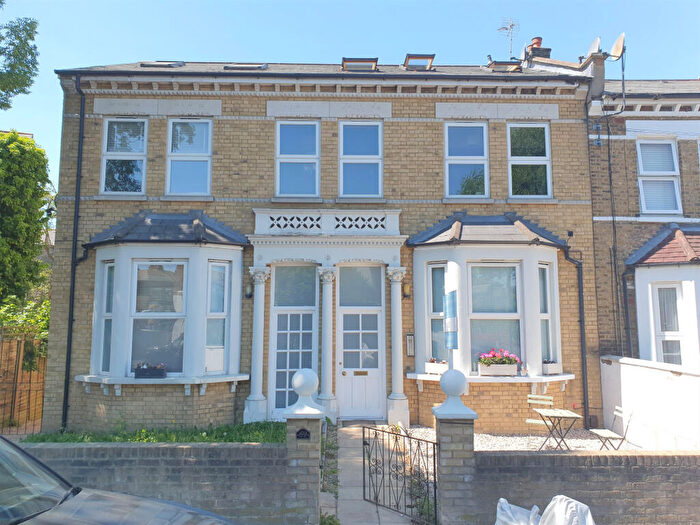 1 Bedroom Flat To Rent In Silvester Road, London, SE22