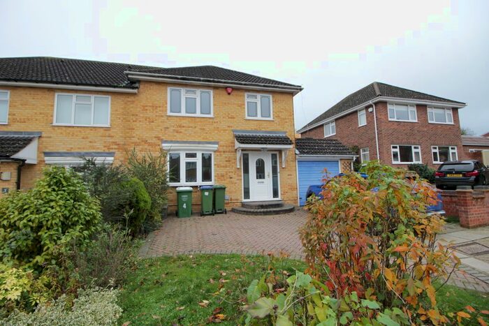 3 Bedroom Semi-Detached House To Rent In Grangewood, Bexley, DA5