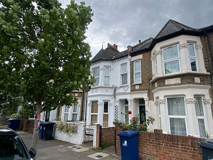 1 Bedroom Flat For Sale In Flat, Kingswood Road, Chiswick, London, W4