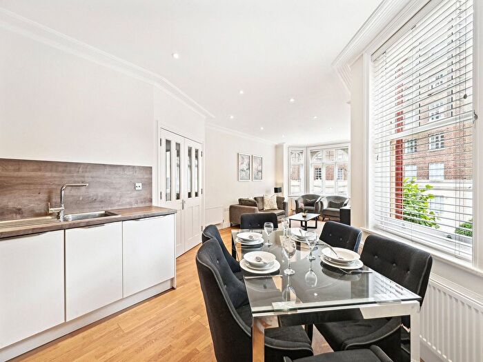3 Bedroom Flat To Rent In Hamlet Gardens, King Street, W6