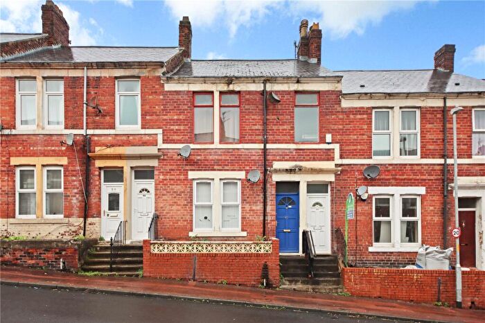 3 Bedroom Flat For Sale In Howe Street, Gateshead, NE8