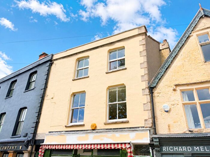 3 Bedroom Maisonette To Rent In Middle Street, Stroud, Gloucestershire, GL5