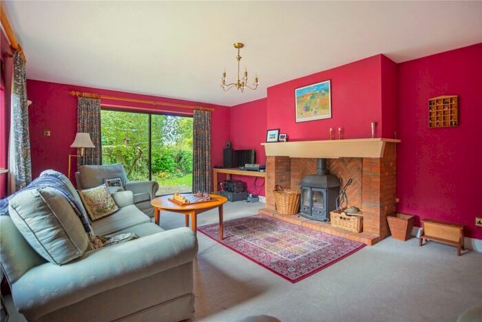 5 Bedroom Detached House For Sale In Hillside, Tadley, RG26