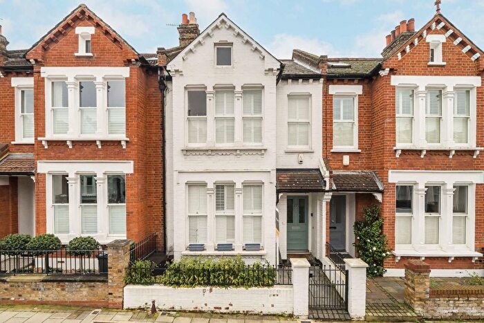 5 Bedroom Property To Rent In Hambalt Road, Clapham, SW4