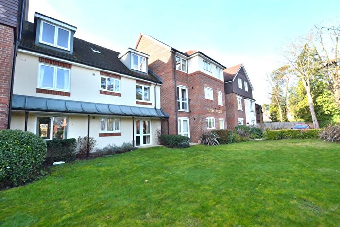 1 Bedroom Apartment For Sale In Russell Lodge, Branksomewood Road, Fleet, GU51