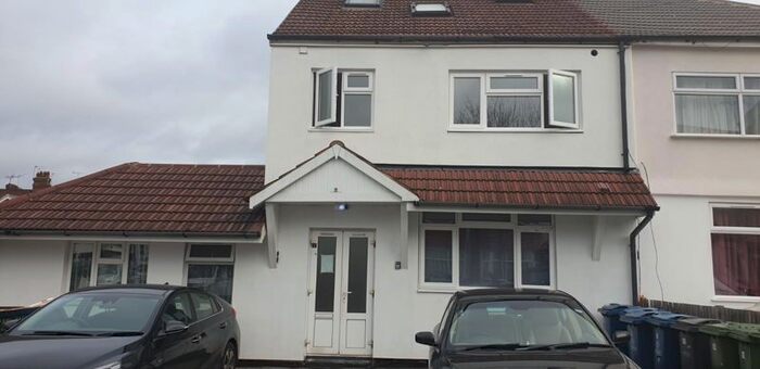 3 Bedroom Flat To Rent In Argyll Gardens, Burnt Oak, Edgware HA8