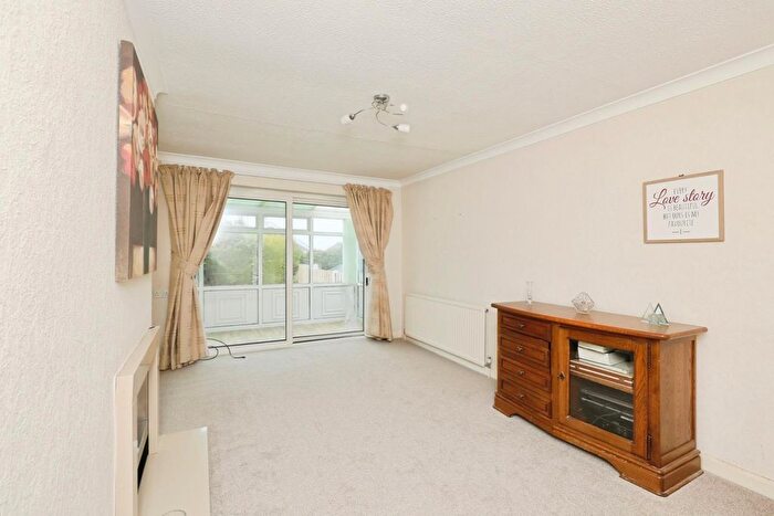 2 Bedroom Detached Bungalow For Sale In Byron Close, Dronfield, Sheffield, S18