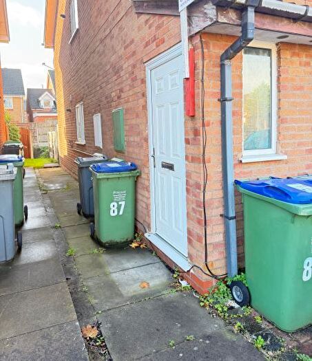 2 Bedroom Flat To Rent In Peel Way, Tividale, B69