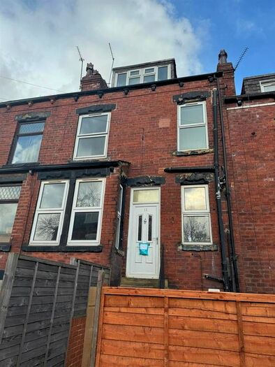 2 Bedroom Terraced House To Rent In Gilpin View, Armley, Leeds, LS12