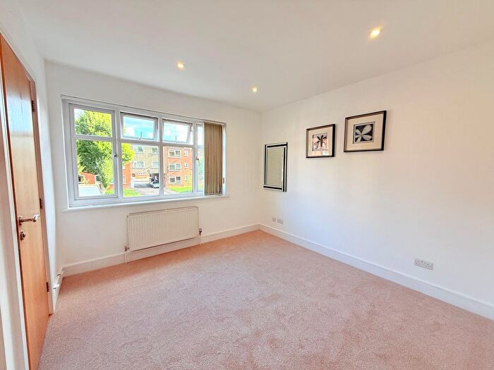 2 Bedroom Flat To Rent In Cornwall Road, Pinner, HA5