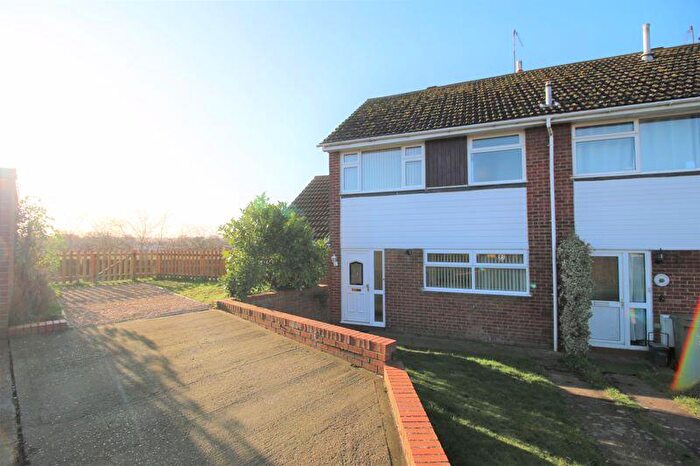 3 Bedroom Semi-Detached House To Rent In Thame, OX9