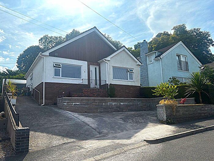 3 Bedroom Detached Bungalow For Sale In Oakdene Way, Gilwern, NP7
