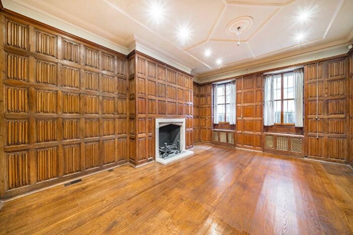 4 Bedroom Property For Sale In Upper Brook Street, London, W1K - Photo 5