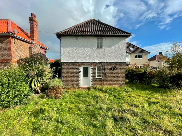 3 Bedroom House To Rent In Angola Road, Worthing, BN14