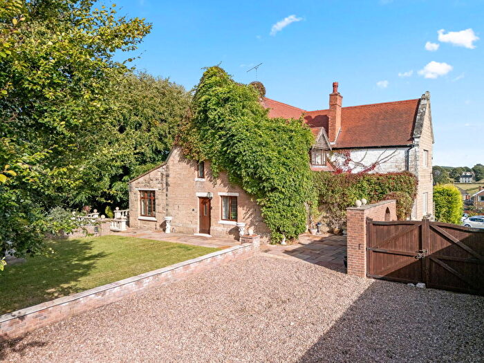 3 Bedroom Link Detached House For Sale In The Old School House, NG19