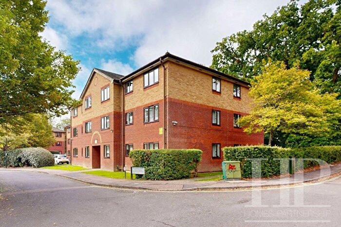 2 Bedroom Flat To Rent In Longmere Road, Crawley, RH10