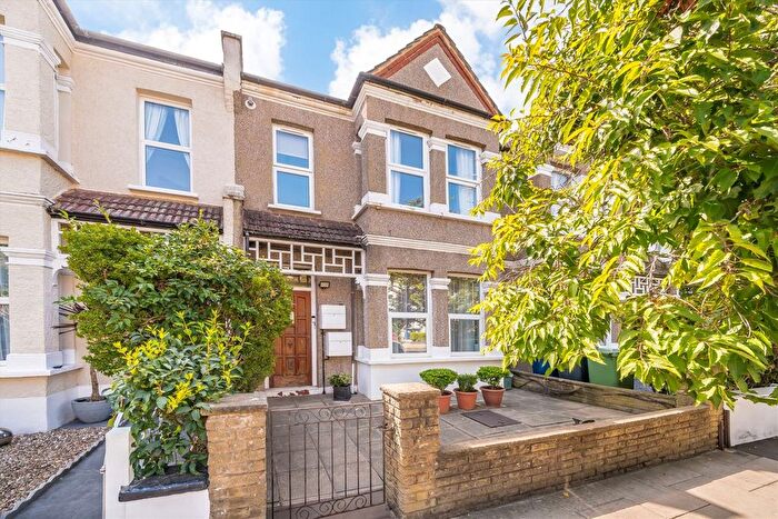 1 Bedroom Flat For Sale In Drayton Grove, Ealing, W13