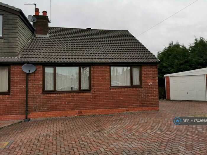 3 Bedroom Bungalow To Rent In Marland Hill Road, Rochdale, OL11