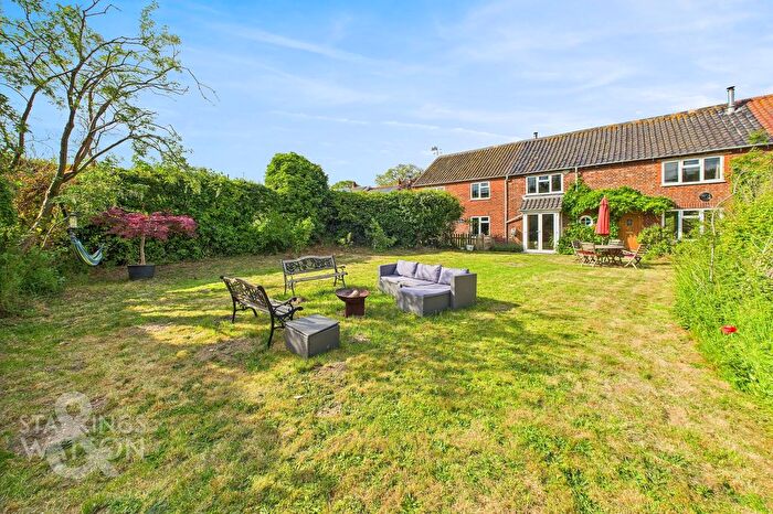 5 Bedroom Cottage For Sale In The Street, Claxton, Norwich, NR14