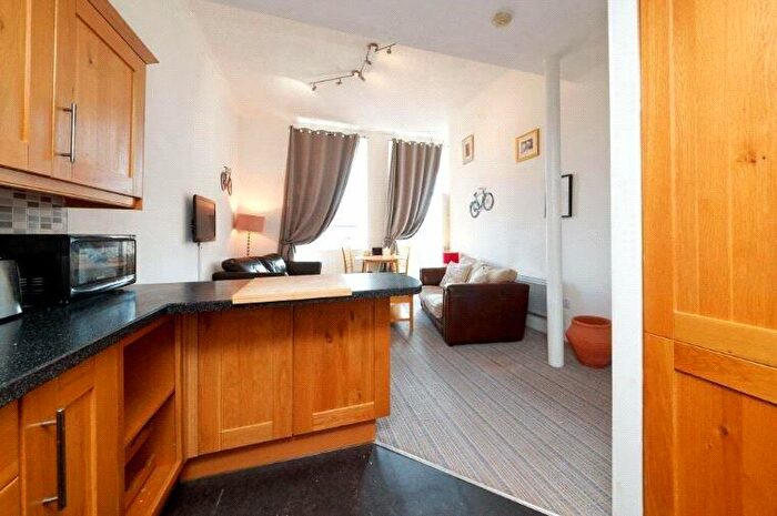 1 Bedroom Flat For Sale In Ingram Street, Glasgow, Glasgow City, G1