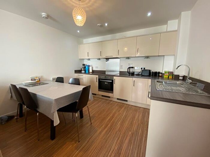 2 Bedroom Apartment To Rent In Woking, GU22